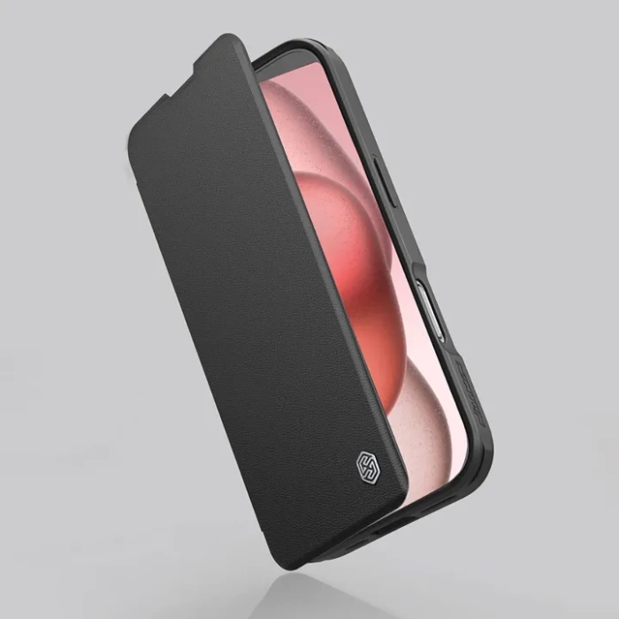 Etui Nillkin Qin Prop Leather Case z osłoną na aparat i podstawką na iPhone 16 Pro czarne (L)