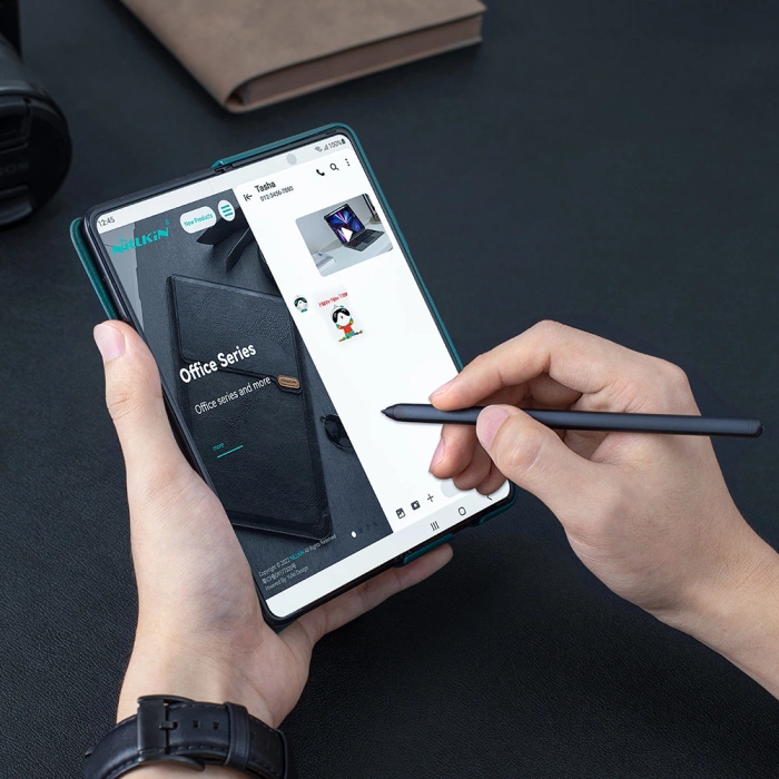 Skórzane etui z klapką i osłoną aparatu do Samsung Galaxy Z Fold 5 Nillkin Qin Leather Pro - złote