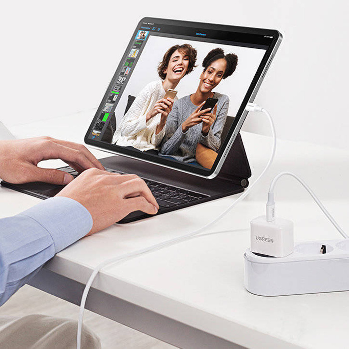 Ugreen ładowarka sieciowa USB-C 20W PD3.0 QC4.0 biała (CD241)