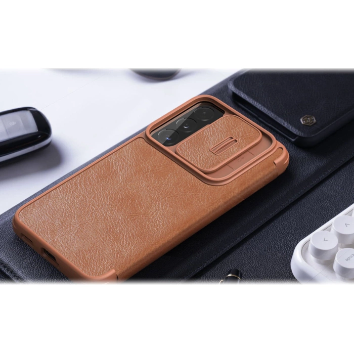 Nillkin Qin Leather Pro Case etui do Samsung Galaxy S22+ (S22 Plus) osłona na aparat kabura pokrowiec obudowa z klapką brązowy