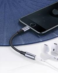 Ugreen kabel przejściówka adapter słuchawkowy certyfikat MFI (Made For iPhone) 3,5 mm mini jack - Lightning 10 cm czarny (US211 30756)